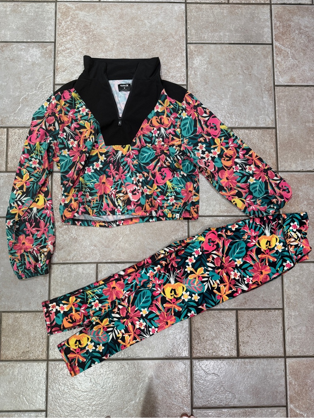 Hurley Floral Crop Jacket & Legging Set - Black Multicolor